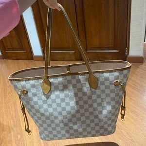 Louis Vuitton Neverfull MM